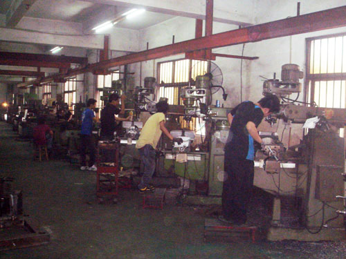 鋅合金壓鑄廠車間設(shè)備